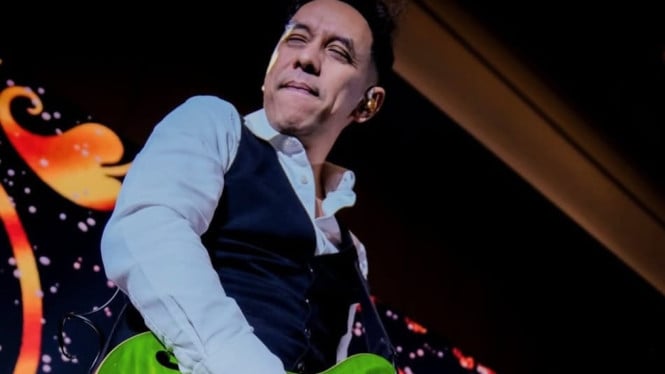 jenuh-tema-cinta-cintaan,-pongki-barata-rilis-album-rock-8090-bareng-gitaris-gitaris-top