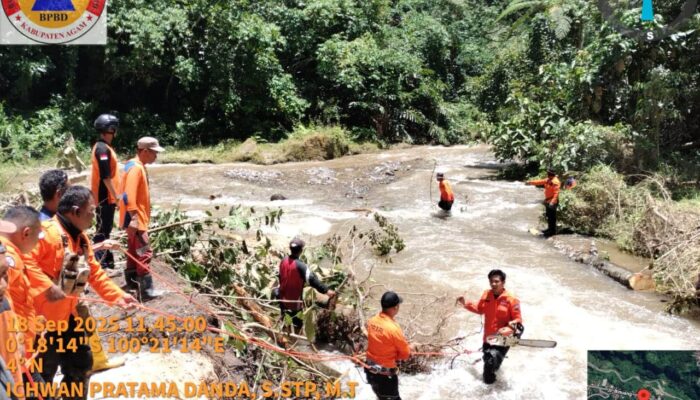 BPBD Agam Atasi Sungai Ngarai Sianok Tersumbat Longsor