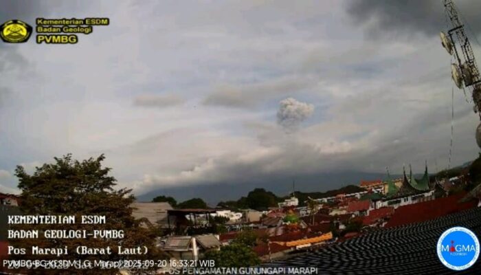 Marapi Erupsi, Muntahkan Abu; Warga Diminta Waspada!