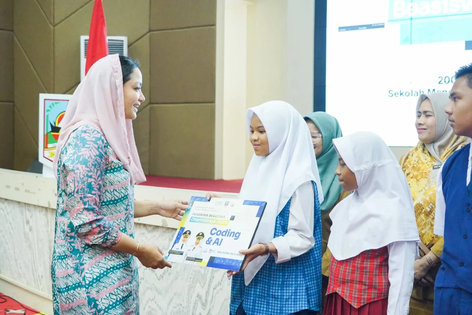 bupati-annisa-launching-program-beasiswa-dharmasraya-juara-2025