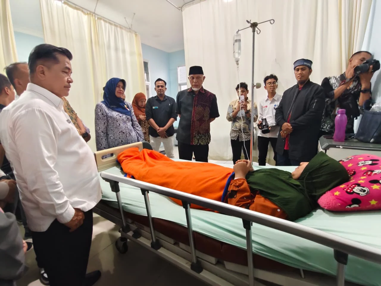 mahyeldi-minta-sppg-di-sumbar-tingkatkan-koordinasi-dengan-pemda