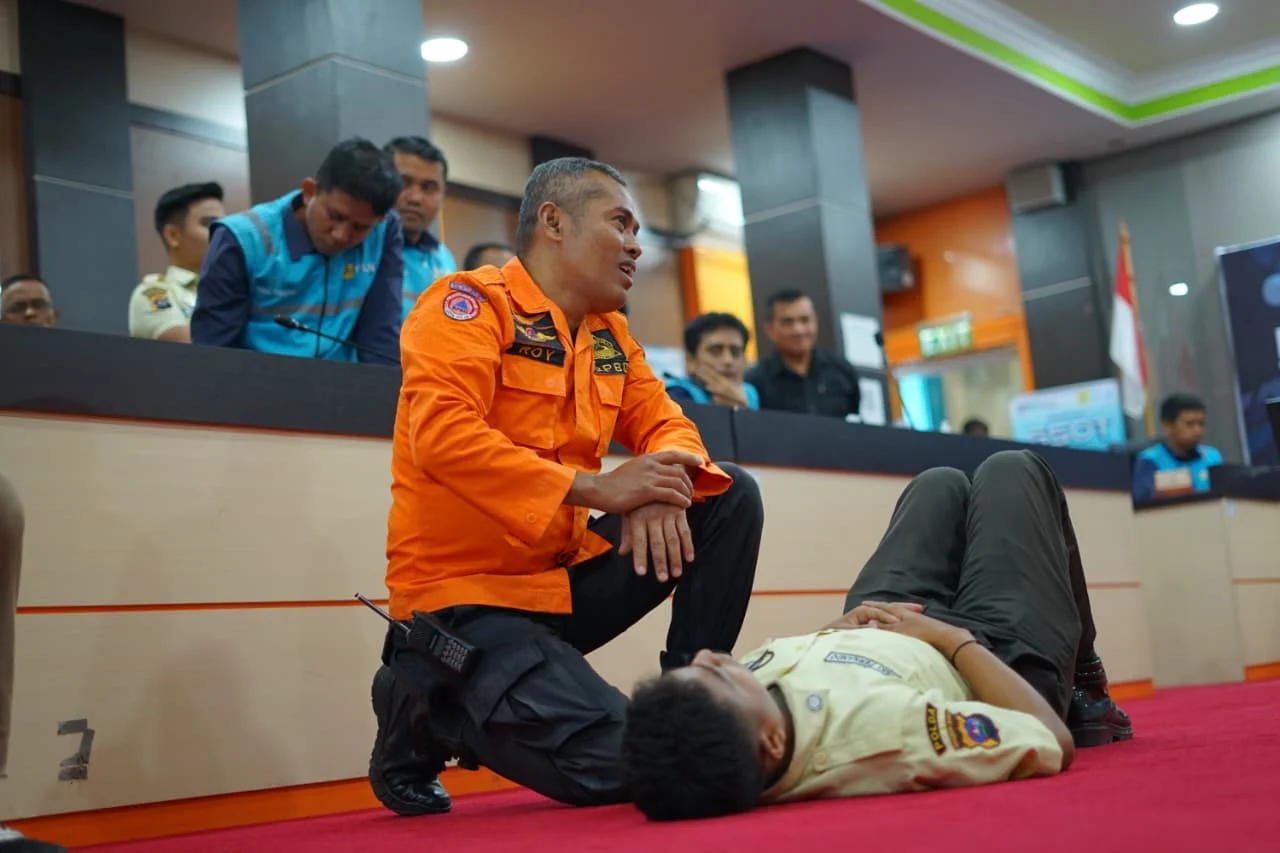 peringati-hari-kesaktian-pancasila,-pln-up3-solok-gelar-simulasi-tanggap-darurat-gempa-bumi