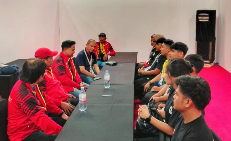 ketum-koni-sumbar-dan-prof.-haryanto-“shin”-sindra-bangkitkan-semangat-atlet-judo:-“bertarunglah-dengan-jiwa-juara!”