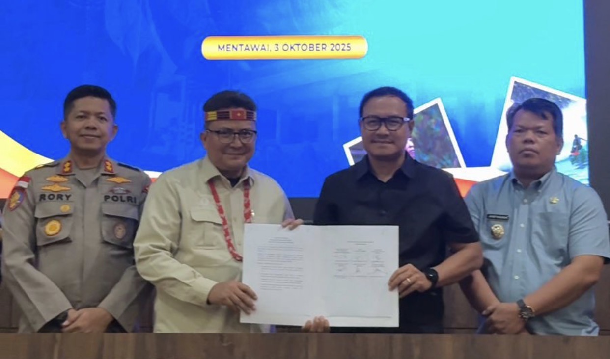 bank-indonesia-sumbar-hibahkan-dua-genset-untuk-pemkab-mentawai
