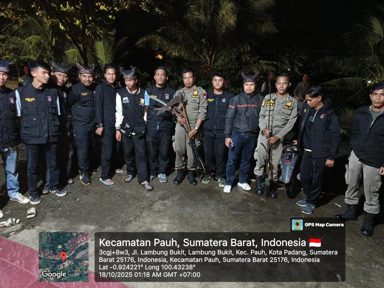 cegah-tawuran-remaja-di-kota-padang,-tim-gabungan-temukan-tujuh-bilah-sajam-dan-dua-sepeda-motor