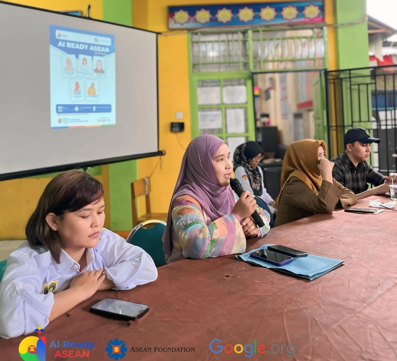 mafindo-padang-bekali-siswa-di-smk-dhuafa-gunakan-ai-dengan-pelatihan