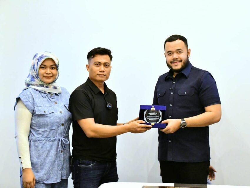 pt-kris-buka-hub-distribusi-di-padang,-wali-kota-fadly-amran:-ini-perkuat-roda-ekonomi