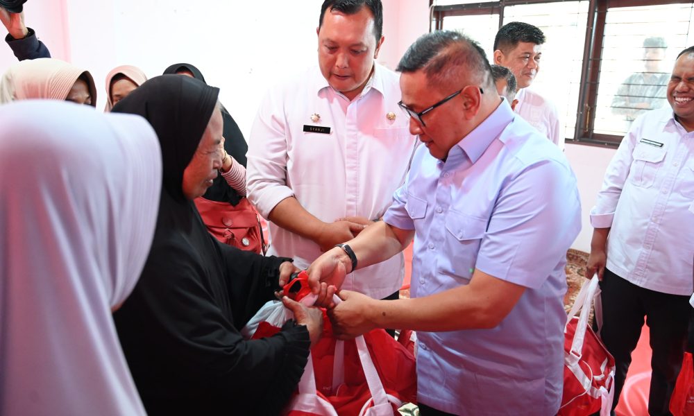 pemko-bersama-baznas-bukittinggi-berikan-bantuan-kepada-warga-terdampak-kebakaran