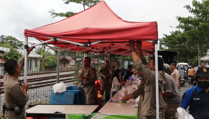 Atasi Kemacetan, Satpol PP Padang Gencarkan Penertiban PKL di Titik Rawan