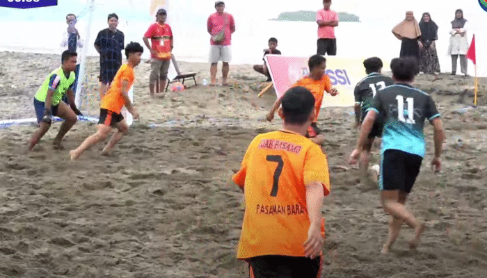 Dominasi RKPS Pariaman Bawa Tim ke Final Piala Bola Pantai Sumbar 2025