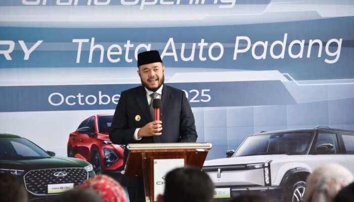Wali Kota Padang Resmikan Showroom Chery, Dorong Kendaraan Listrik