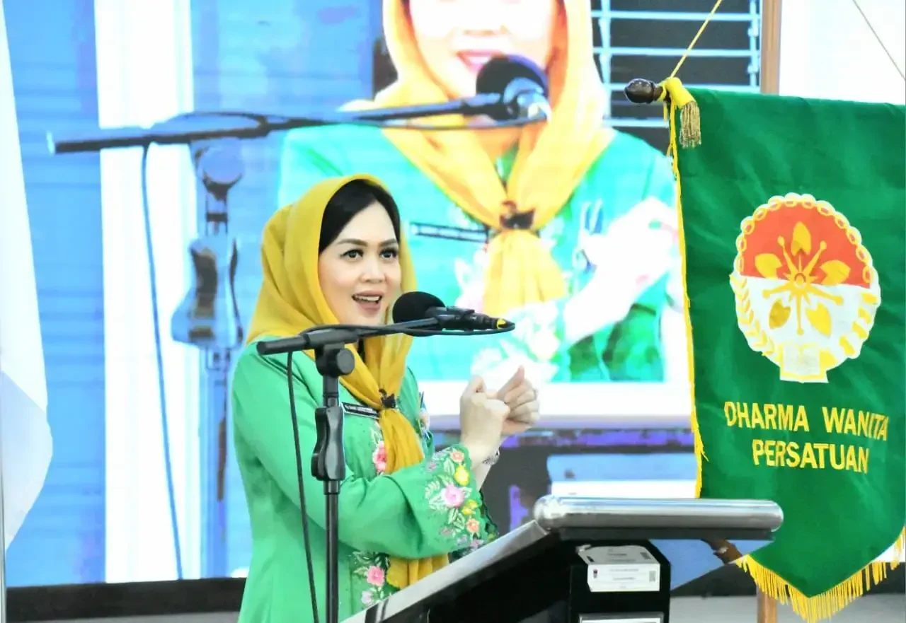 Dharma Wanita Persatuan (DWP) Kota Padang menggelar workshop dan lomba potong rambut untuk meningkatkan keterampilan dan kreativitas anggotanya.