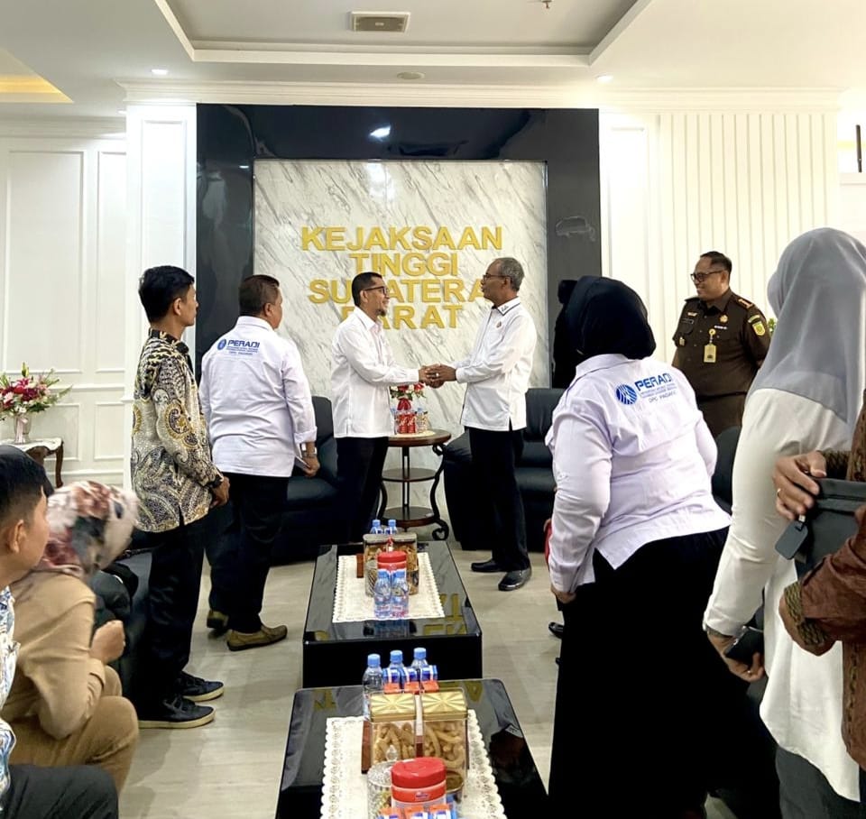 kejaksaan-tinggi-sumbar-dan-dpc-peradi-padang-sepakat-membangun-dan-menegakkan-integritas-dalam-penegakan-hukum