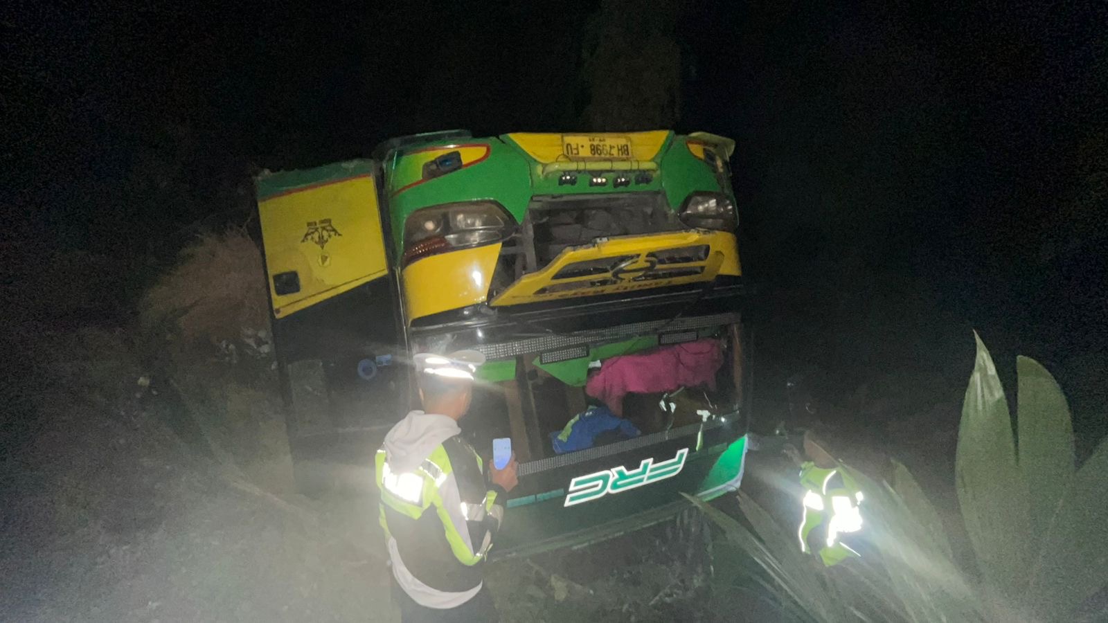 kronologi-bus-family-raya-masuk-jurang-di-sijunjung,-1-balita-meninggal-dunia
