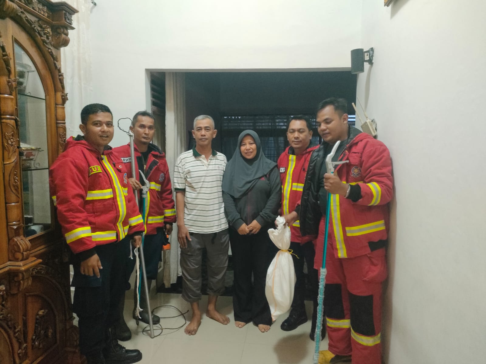 musang-nyasar-masuk-kamar,-warga-di-padang-panggil-damkar