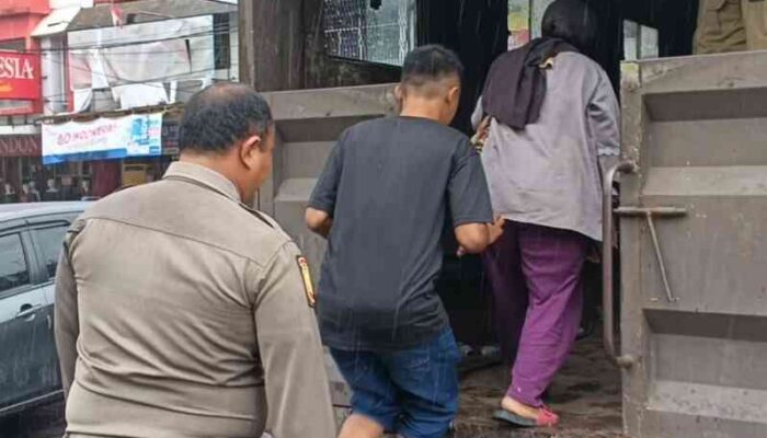 Tertipu Info Loker, Keluarga Jakarta Terlantar di Padang
