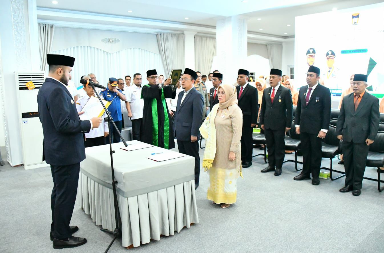 rotasi-dan-isi-kekosongan,-wako-padang-lantik-7-pejabat-eselon-ii