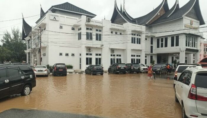 Banjir Landa Solok, Balaikota dan Delapan Kelurahan Terdampak