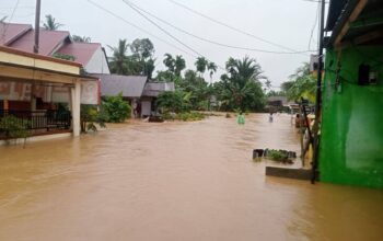 Banjir Bandang Terjang Padang, Lima Orang Meninggal Dunia