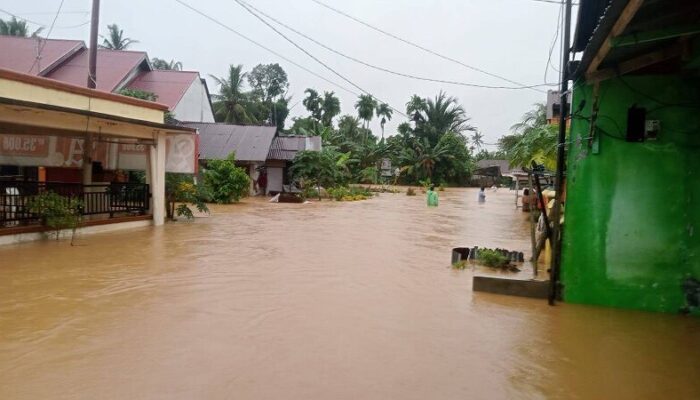 Banjir Bandang Terjang Padang, Lima Orang Meninggal Dunia