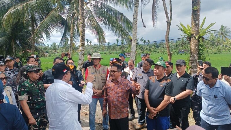 kastaf-presiden-tinjau-dampak-bencana-di-padang-pariaman