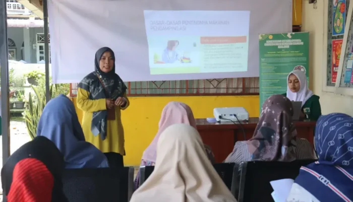 Tim UNAND Perkuat Peran Kader Posyandu dalam Edukasi MP-ASI di Korong Gadang