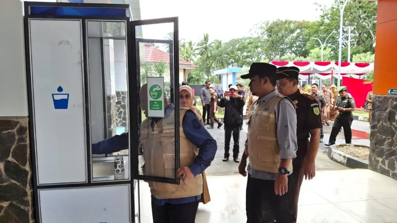 Program air bersih siap minum resmi diluncurkan. Upaya yang dimulai sejak 2012 kini menjadi kenyataan berkat kolaborasi lintas pihak.