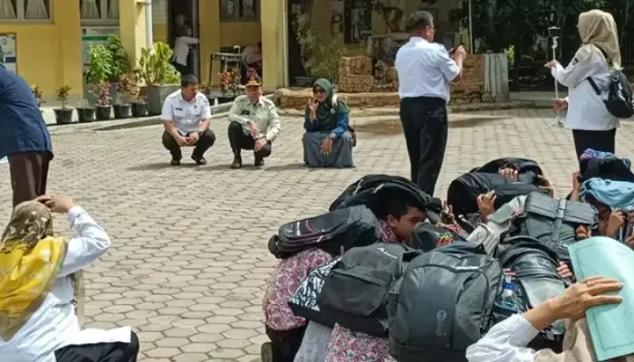 Maigus Nasir Pantau Simulasi Tsunami, Warga Lolong Belanti Bergerak ke Shelter