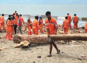 dlh-padang -segera-tuntaskan-penanganan-sampah-pascabencana-dalam-9-hari