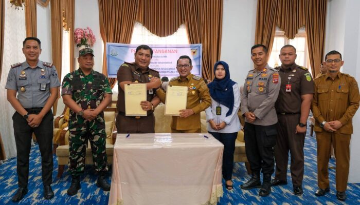 Kejari-Pemkab Tanah Datar Kolaborasi Terapkan Pidana Sosial Efektif