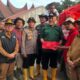 tinjau-korban-bencana-di-junjung-sirih,-gubernur-sumbar-serahkan-bantuan-senilai-rp68-juta