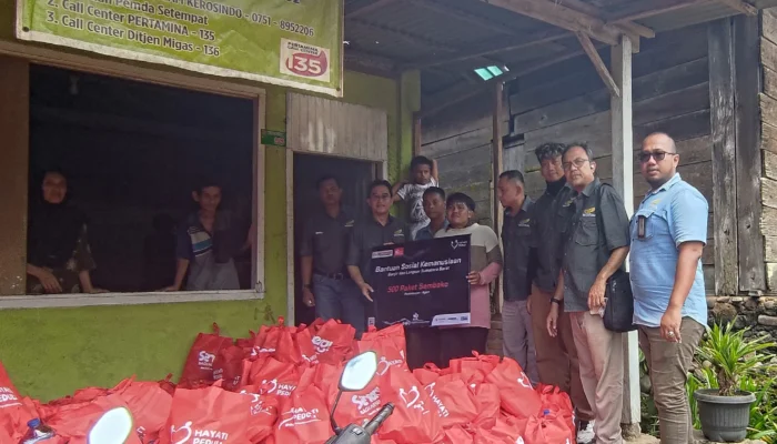 Hayati Sigap Salurkan Bantuan Sembako Korban Banjir Palembayan