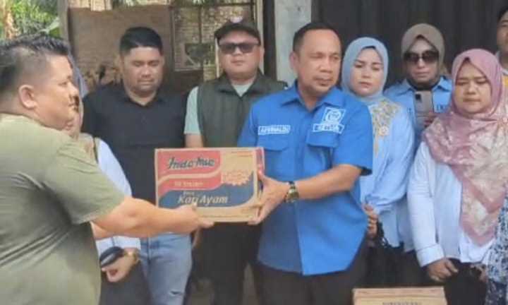 pimpinan-beserta-anggota-dprd-padang-pariaman-dorong-proses-bantuan-sembako-lancar