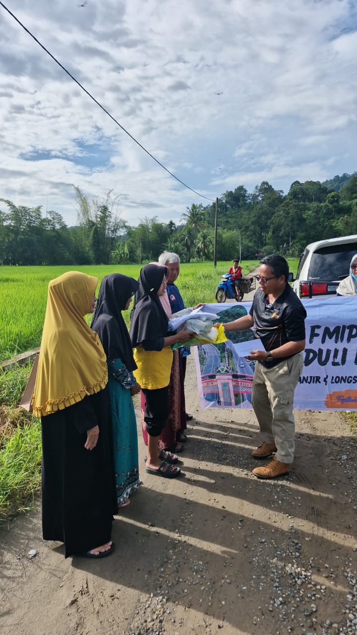 fmipa-unp-bantu-korban-banjir-dan-longsor