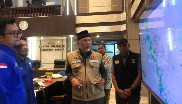 Gubernur Imbau Warga Sumbar Tingkatkan Kewaspadaan Hadapi Curah Hujan
