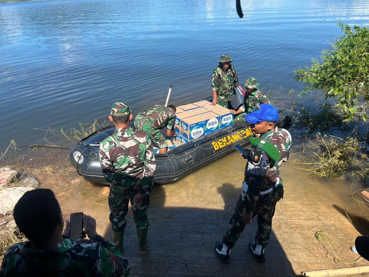 danone-indonesia-perkuat-kolaborasi-bantu-korban-banjir-di-sumatra