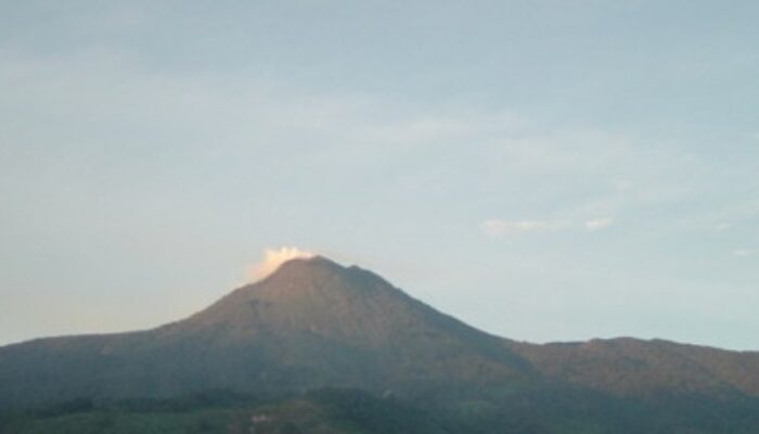 Aktivitas Vulkanik Melonjak, Pemerintah Naikkan Status Gunung Talang Jadi Waspada