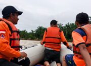 Tim SAR Terus Mencari Warga Hanyut di Batang Pasaman