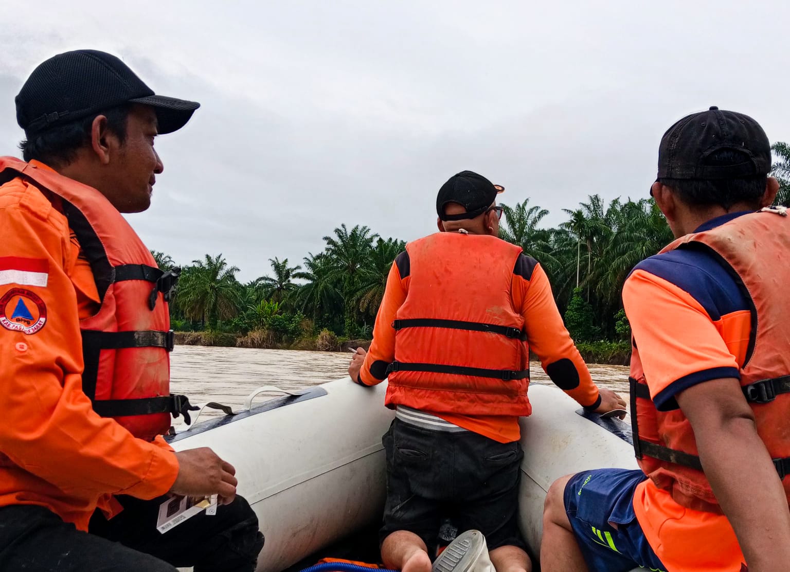 pencarian-warga-hanyut-di-sungai-batang-pasaman-masih-nihil