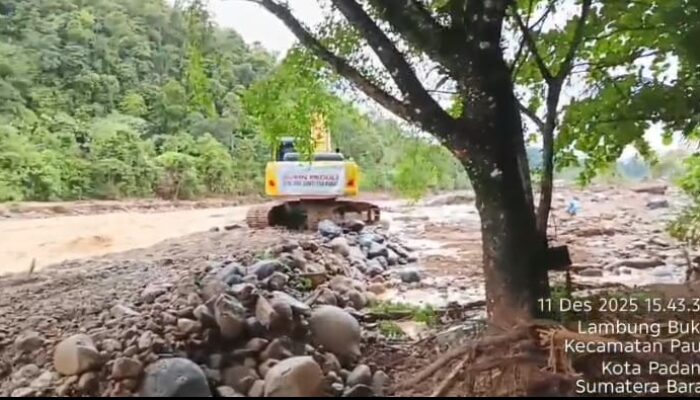 Semen Padang Percepat Pemulihan Drainase Pascabanjir Bandang di Pauh