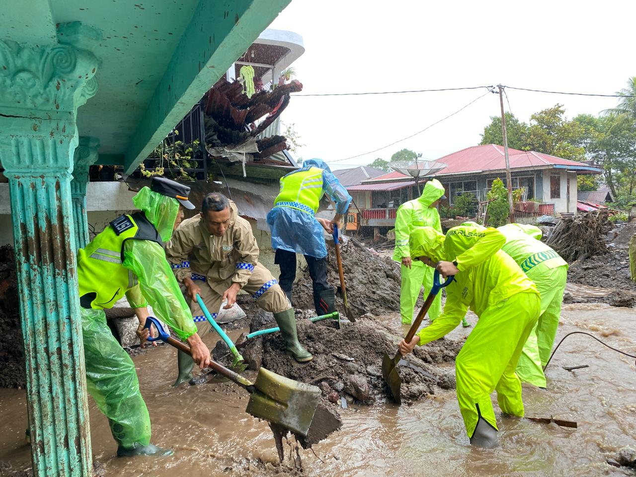 terus-bertambah,-korban-tewas-galodo-di-agam-jadi-192