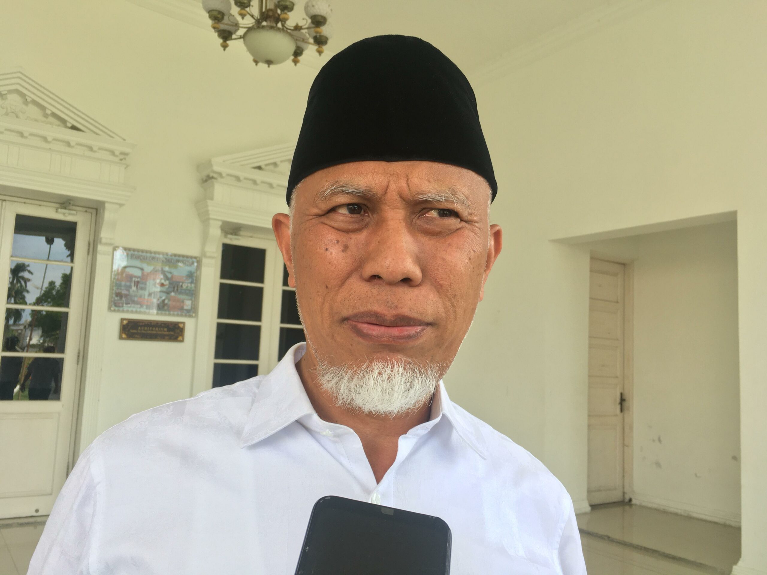 gubernur-sumbar-soal-bantuan-negara-asing:-kita-tidak-menghalangi