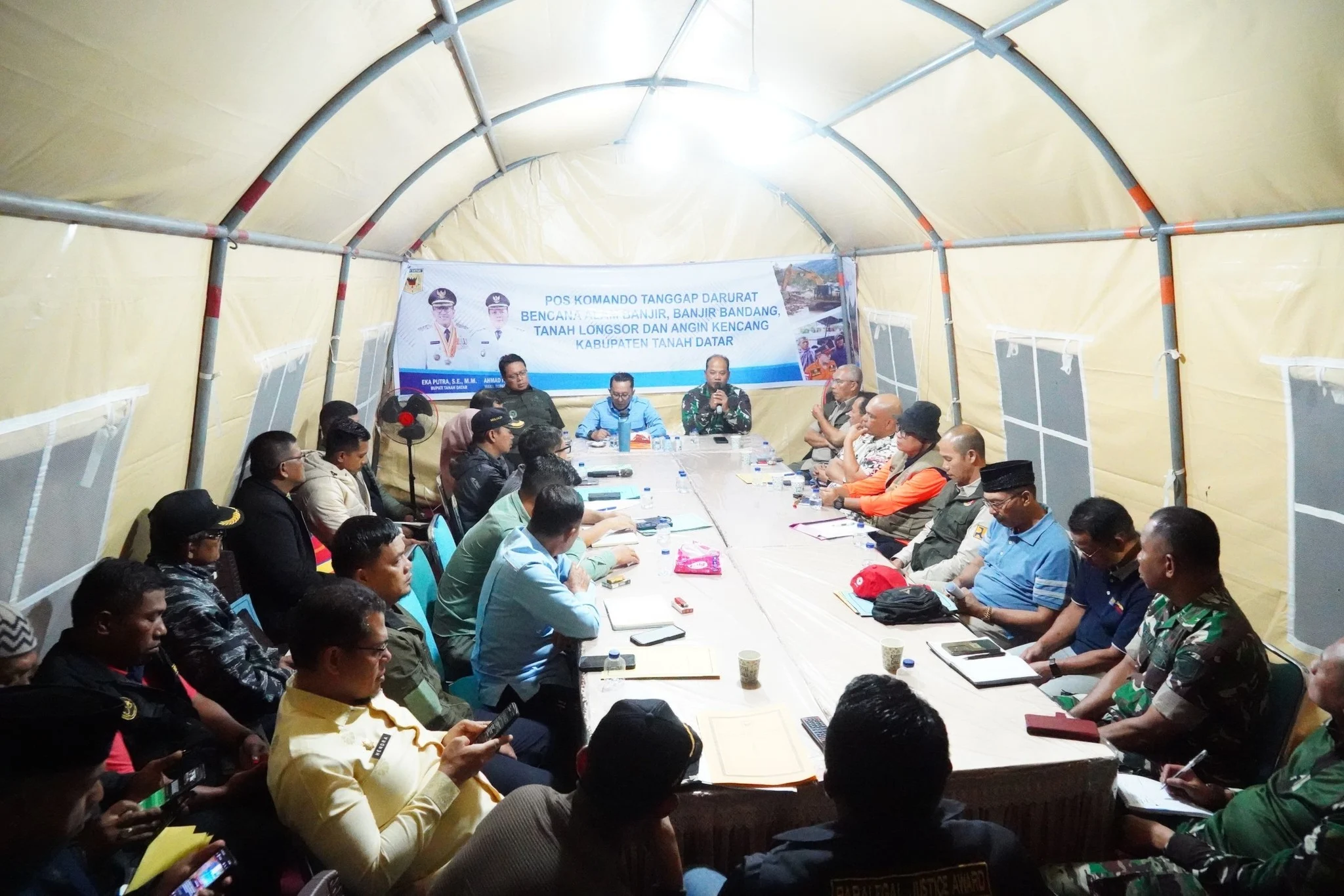 bupati-tanah-datar-tegaskan-pentingnya-data-akurat-dalam-pembangunan-huntara-untuk-korban-bencana
