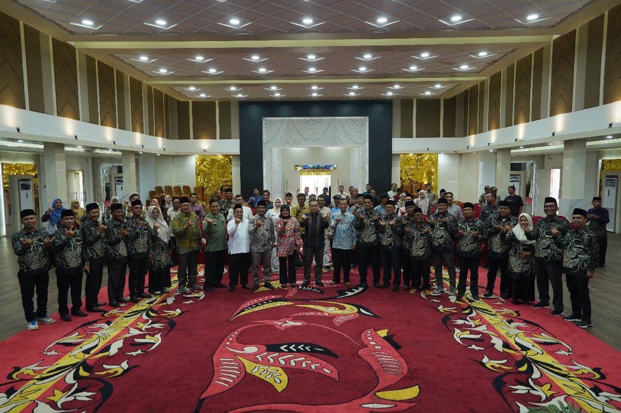 pengurus-dpd-lpm-dharmasraya-dikukuhkan,-sekda-minta-agar-proaktif-kenali-persoalan-warga
