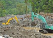 Pemprov Sumbar Pacu Penanganan Bencana dengan Alat Berat dan Geobag