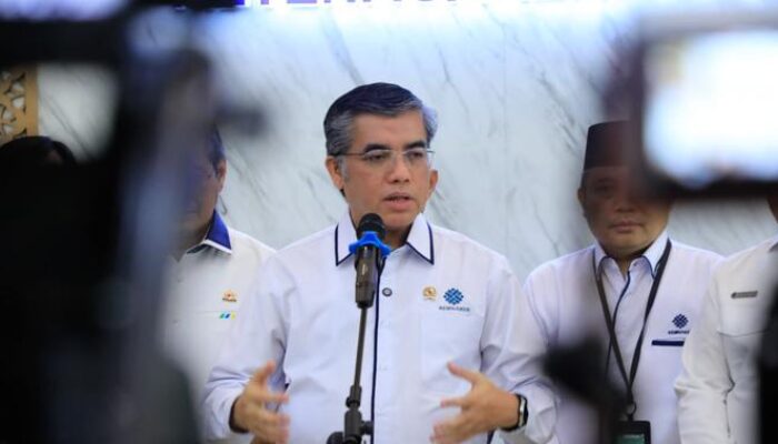 Menaker Jamin Upah Minimum Tak Turun Meski Ekonomi Negatif