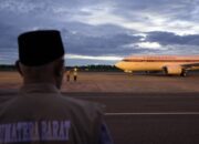 Prabowo Tiba di Sumbar, Tinjau Dampak Bencana dari Udara