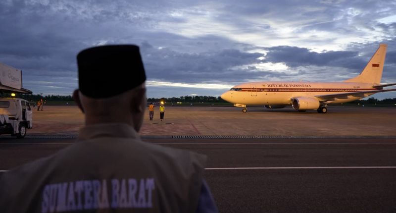 gubernur-mahyeldi-dan-wagub-vasko-sambut-kedatangan-presiden-prabowo-di-bim