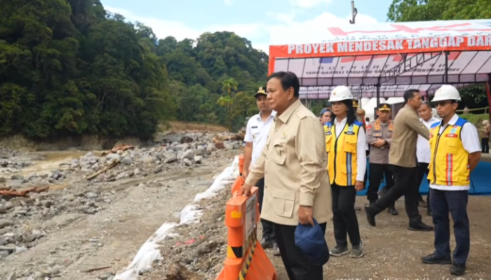 Prabowo Tinjau Pengerjaan Jalan Nasional Lembah Anai Pascabencana