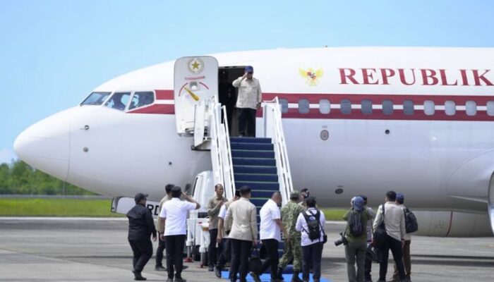 Gubernur dan Wagub Sumbar Lepas Kepulangan Presiden Prabowo Usai Tinjau Dampak Bencana